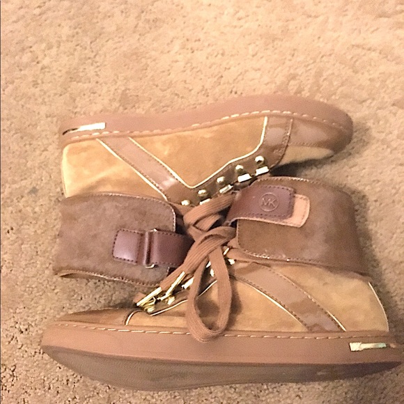 🌸SALE🌸 Michael Kors Brown High Top Sneakers - Picture 2 of 4